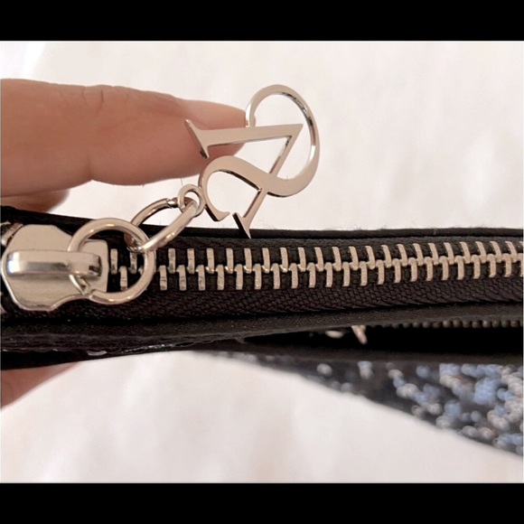 Victoria’s Secret Keychain Sequin Wallet Black - Picture 10 of 11